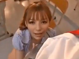 生徒と教室で隠れてイケナイ事をしてしまう女教師